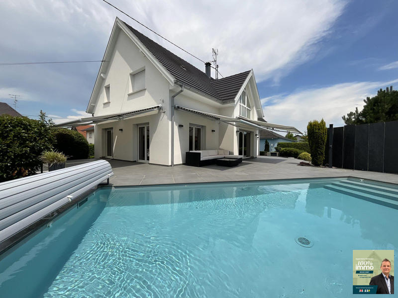 Maison - 256 m² - 7 pièces