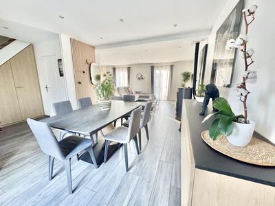 Maison - 147 m² - 5 pièces