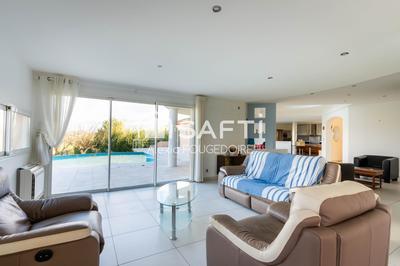 Maison - 298 m² - 9 pièces