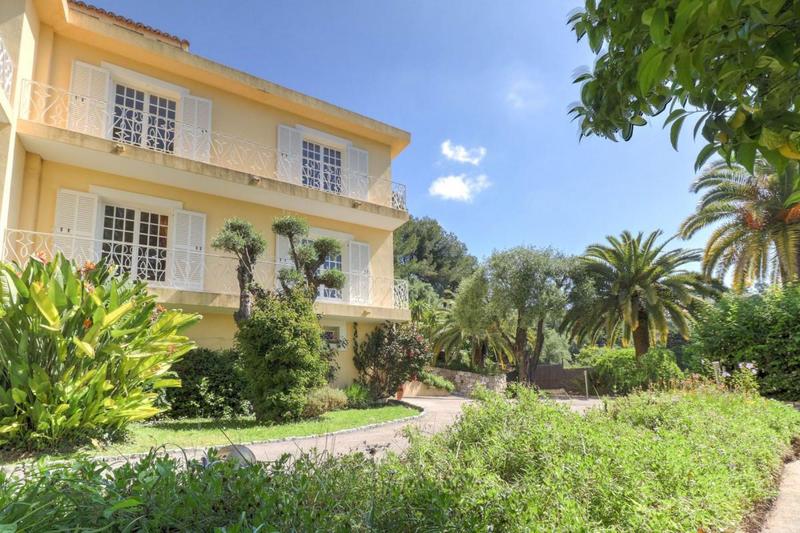 Maison de maîtres - 386 m² - 10 pièces