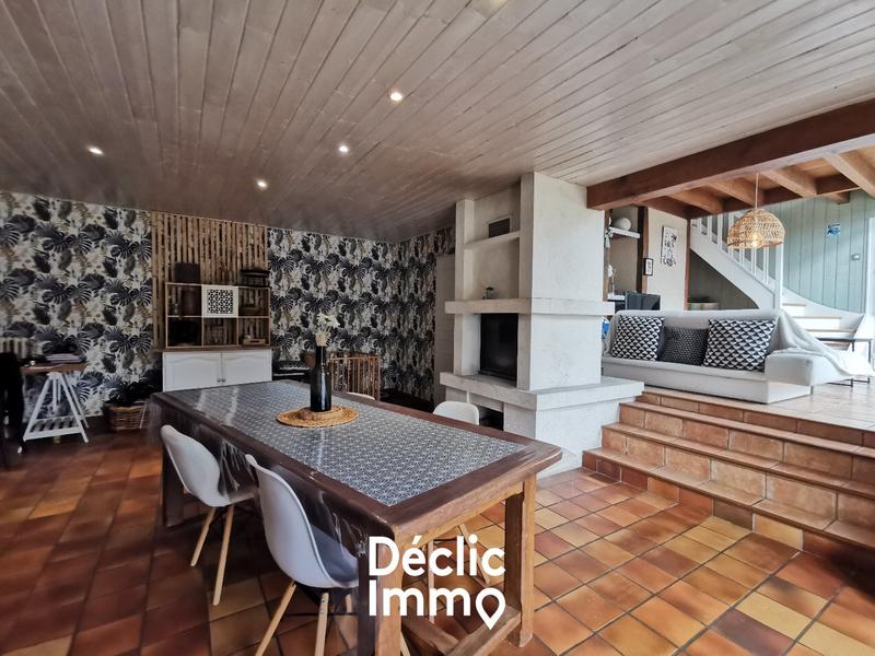 Maison - 207 m² - 8 pièces