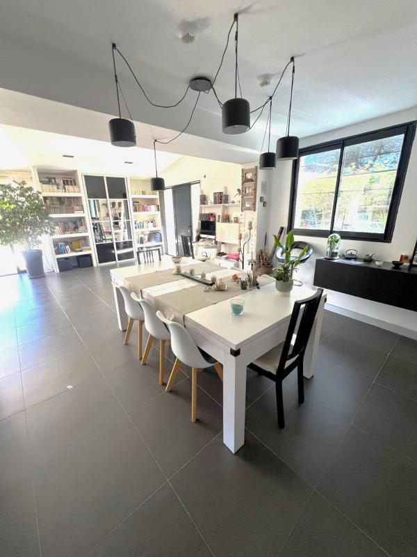 Villa - 180 m² - 6 pièces