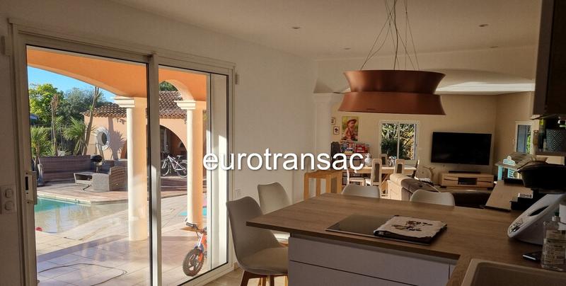 Villa - 161 m² - 5 pièces