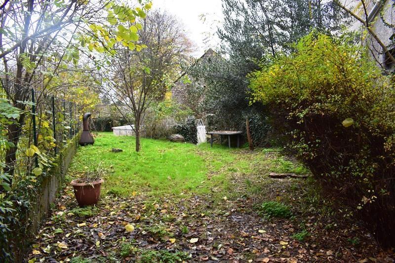 Maison traditionnelle - 240 m² - 11 pièces