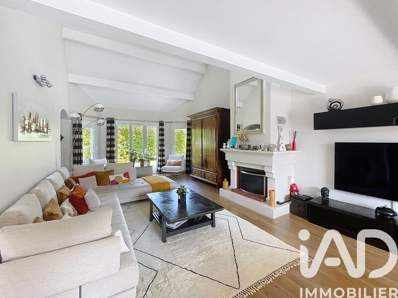 Maison - 193 m² - 7 pièces