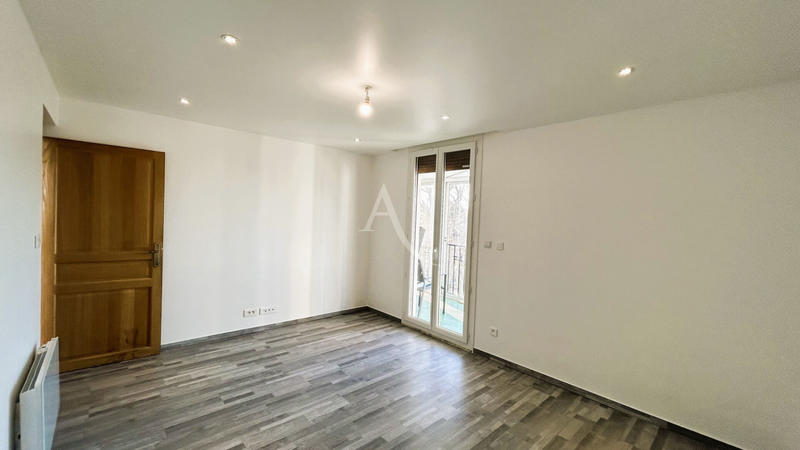 Appartement - 99 m² - 5 pièces