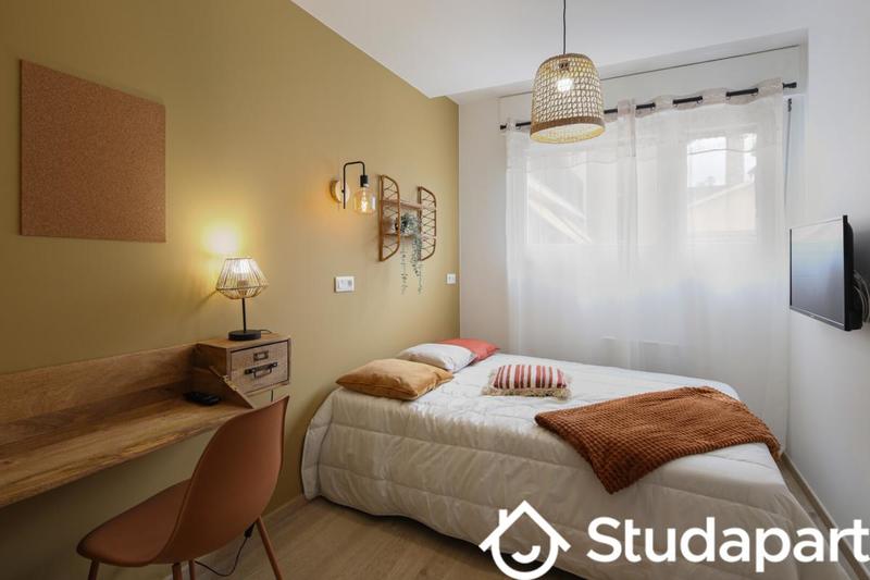 Chambre - 11 m² - 1 pièce