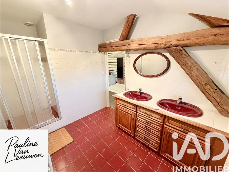 Maison - 235 m² - 8 pièces