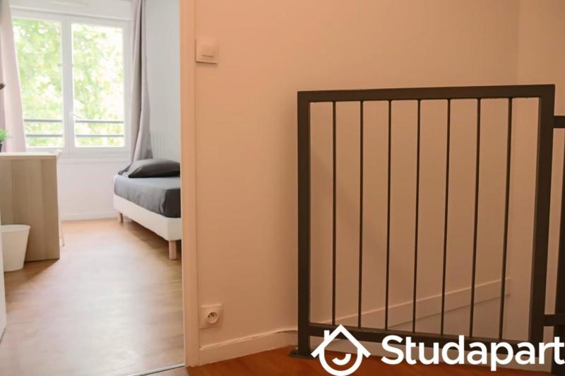 Chambre - 12 m² - 1 pièce