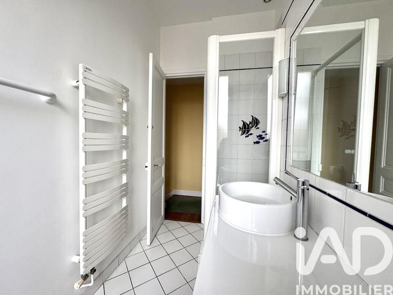 Maison - 262 m² - 9 pièces