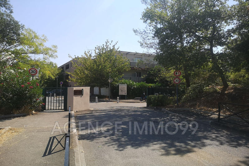 Parking / Garage - 12 m²