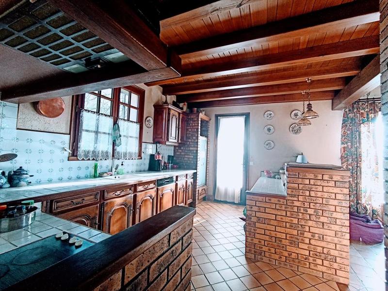 Maison - 292 m² - 11 pièces