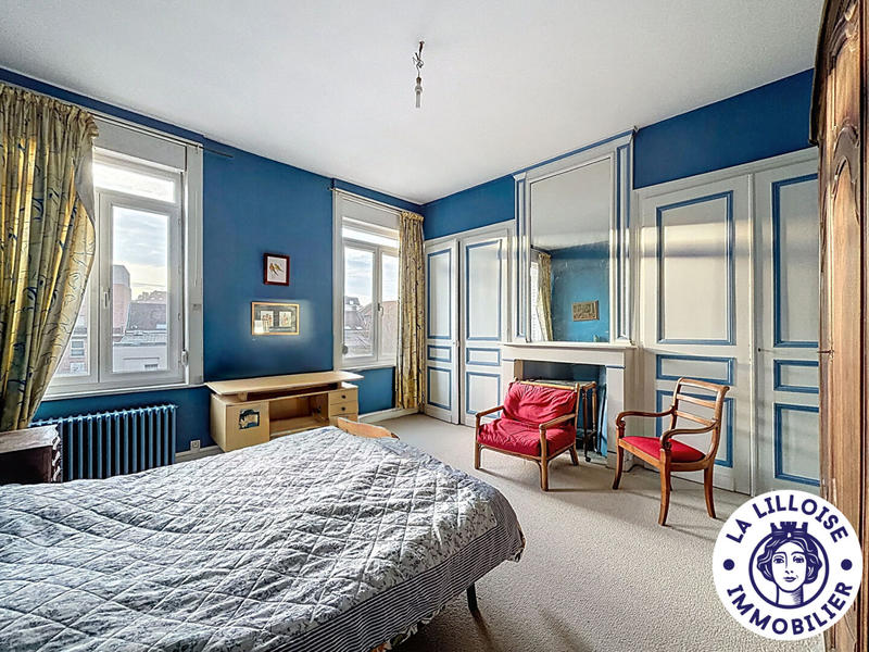 Maison - 260 m² - 8 pièces