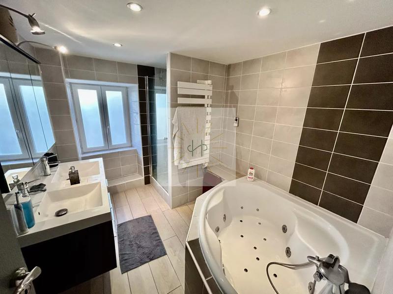 Maison - 88 m² - 3 pièces