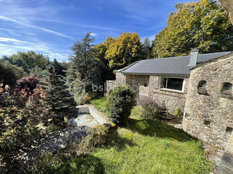 Maison en pierre - 366 m² - 6 pièces