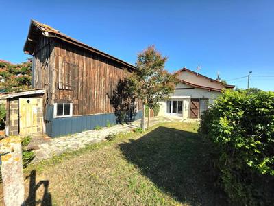 Maison traditionnelle - 149 m² - 6 pièces