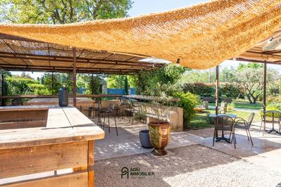 Mas - 340 m² - 7 pièces