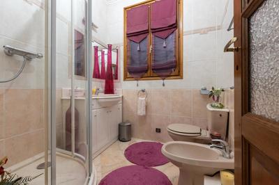 Maison - 220 m² - 6 pièces