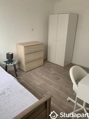 Chambre - 10 m² - 1 pièce