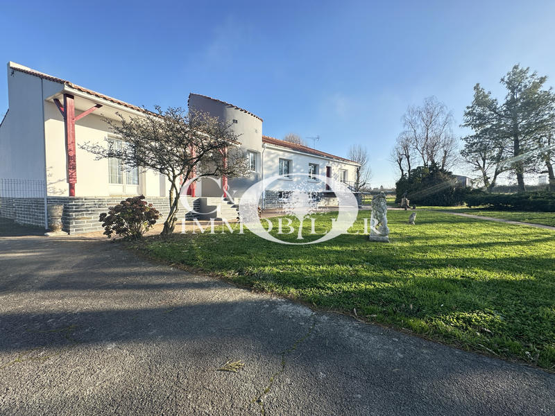 Maison - 191 m² - 7 pièces