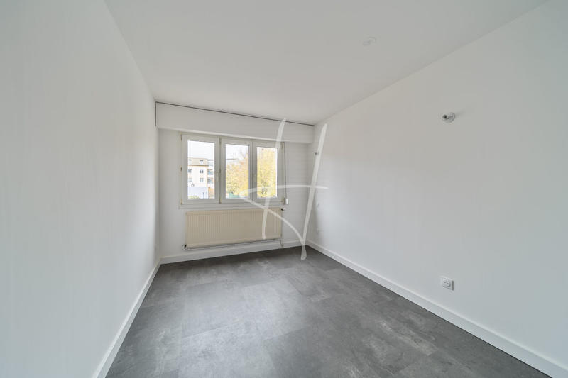 Local d'activités - 108 m²