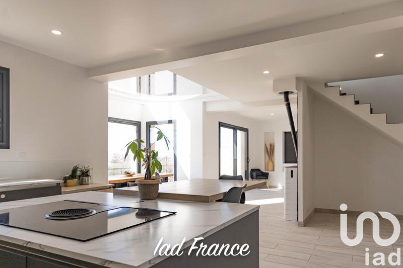 Maison - 142 m² - 6 pièces