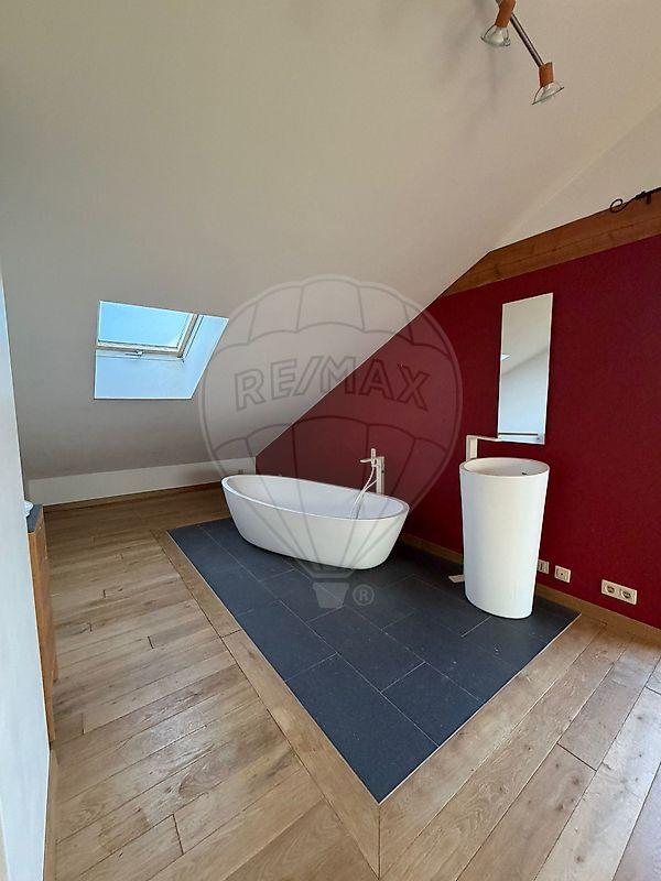 Château - 240 m² - 9 pièces