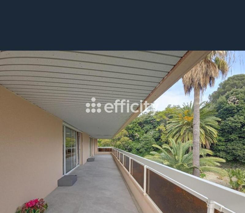 Appartement - 140 m² - 5 pièces