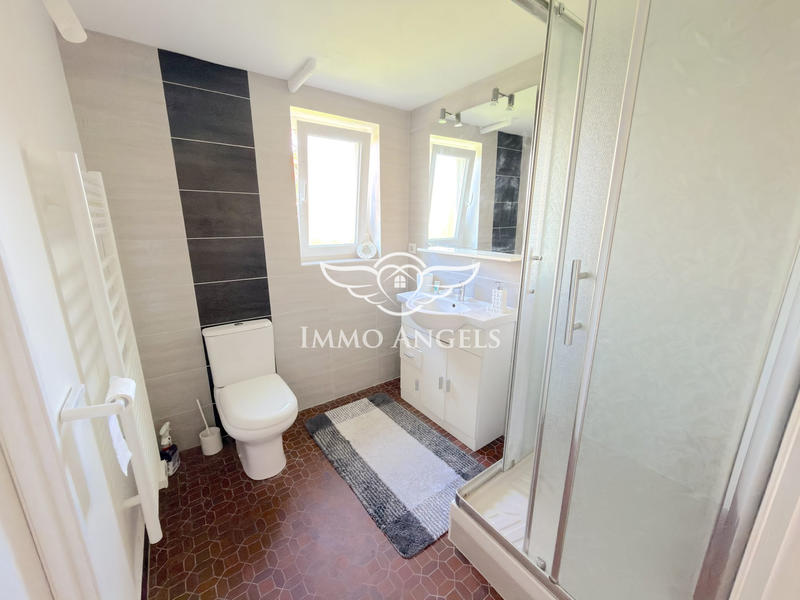 Maison traditionnelle - 132 m² - 6 pièces