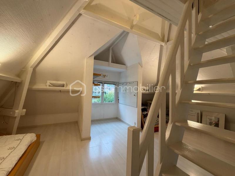 Maison traditionnelle - 195 m² - 6 pièces