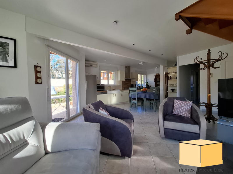 Villa - 140 m² - 8 pièces