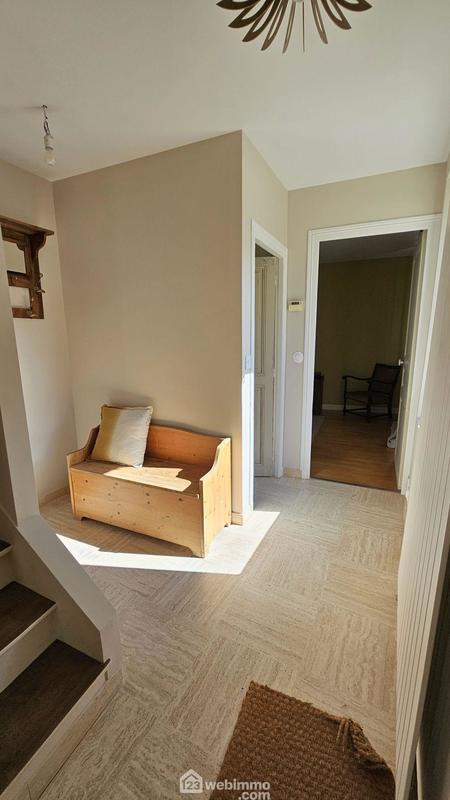 Maison - 230 m² - 9 pièces