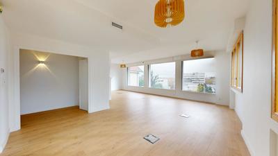 Maison - 233 m² - 5 pièces