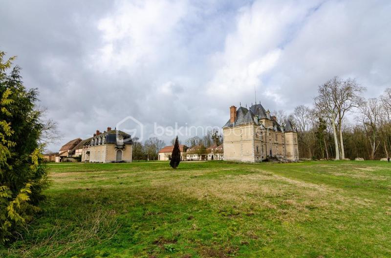Château - 280 m² - 14 pièces