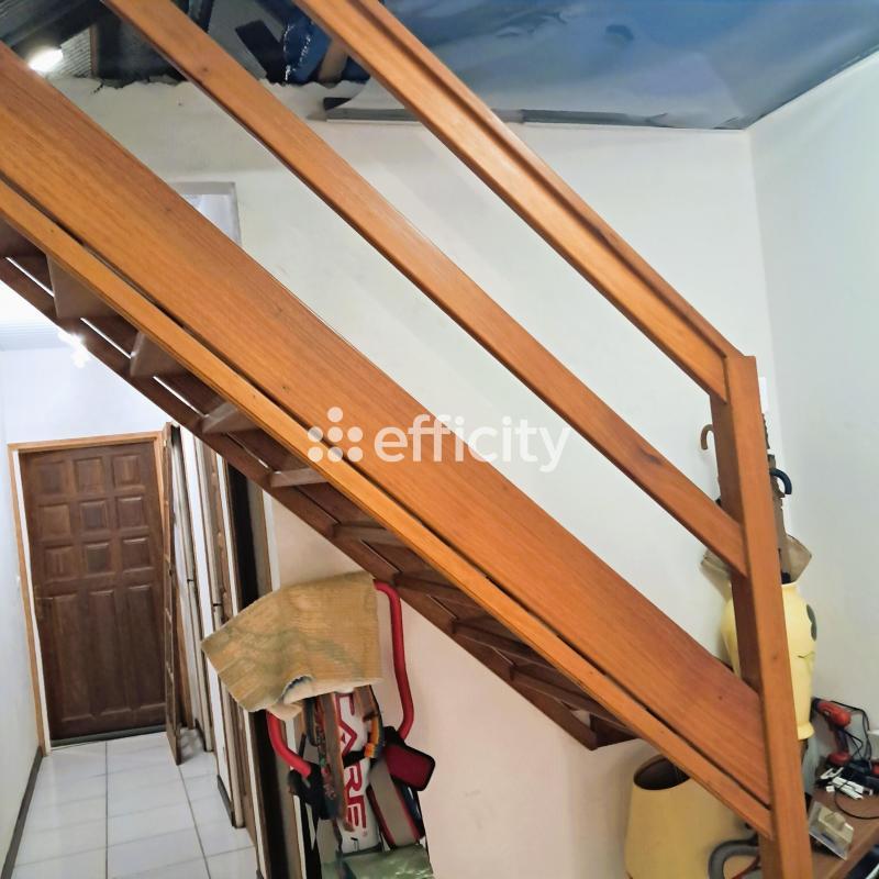 Maison - 246 m² - 11 pièces