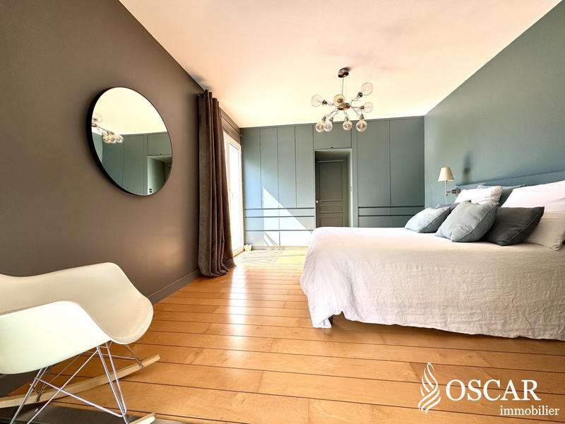 Maison - 201 m² - 7 pièces