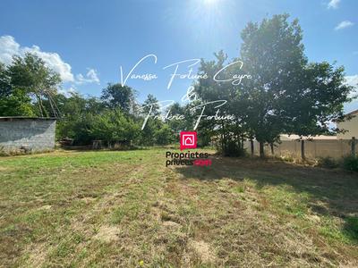 Terrain constructible - 1 468 m²