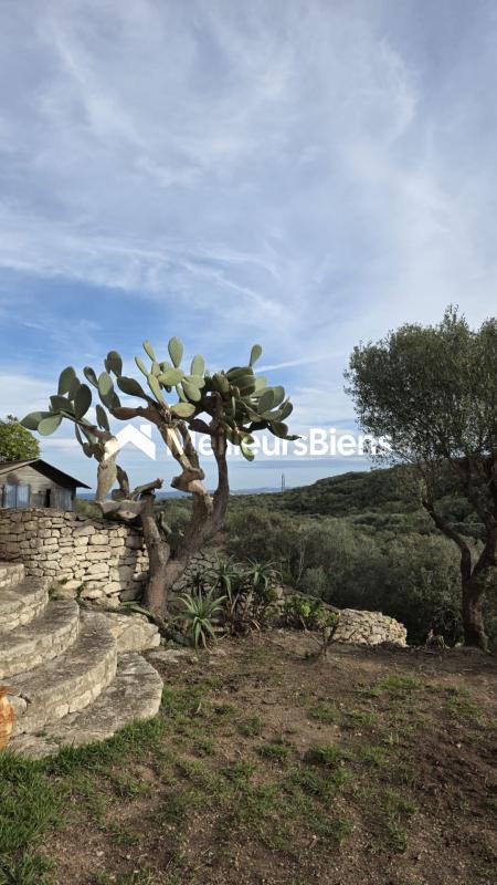 Propriété - 420 m²