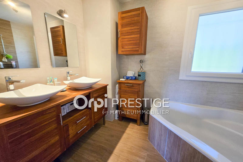 Maison - 110 m² - 5 pièces