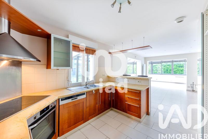 Maison - 180 m² - 7 pièces