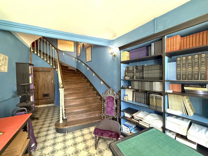 Maison - 287 m² - 12 pièces