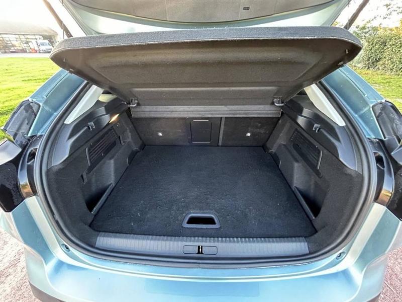 Citroën C4 III PureTech 130 s&amp;amp;S Bvm6 Shine -- Moteur Garantie 10 Ans