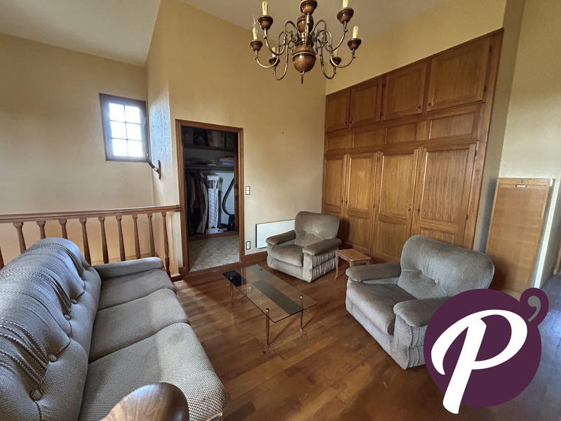 Maison - 184 m² - 8 pièces