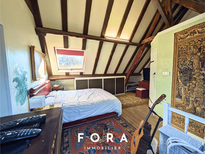 Maison - 240 m² - 8 pièces