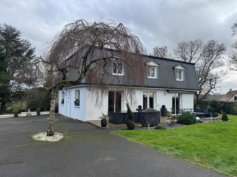 Maison - 202 m² - 5 pièces