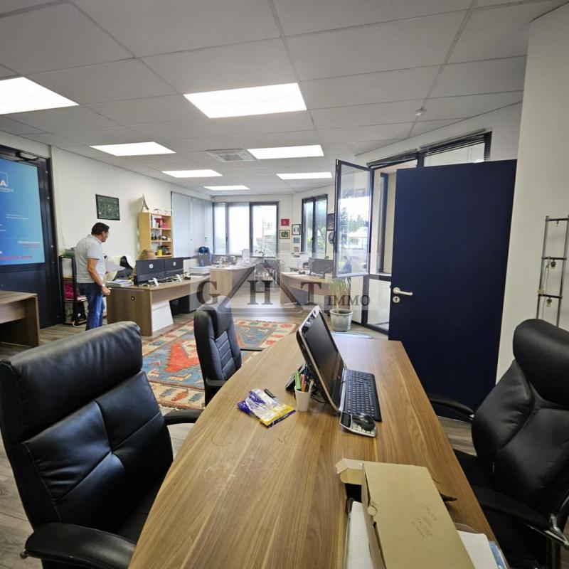 Bureau - 290 m²