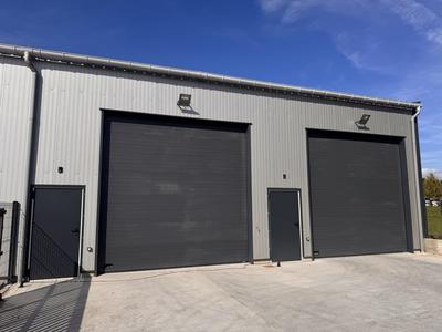 Local d'activités - 160 m²