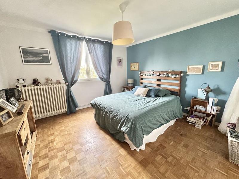 Maison traditionnelle - 137 m² - 6 pièces