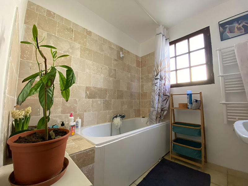 Maison - 320 m² - 12 pièces