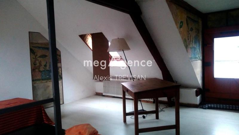 Maison - 225 m² - 11 pièces